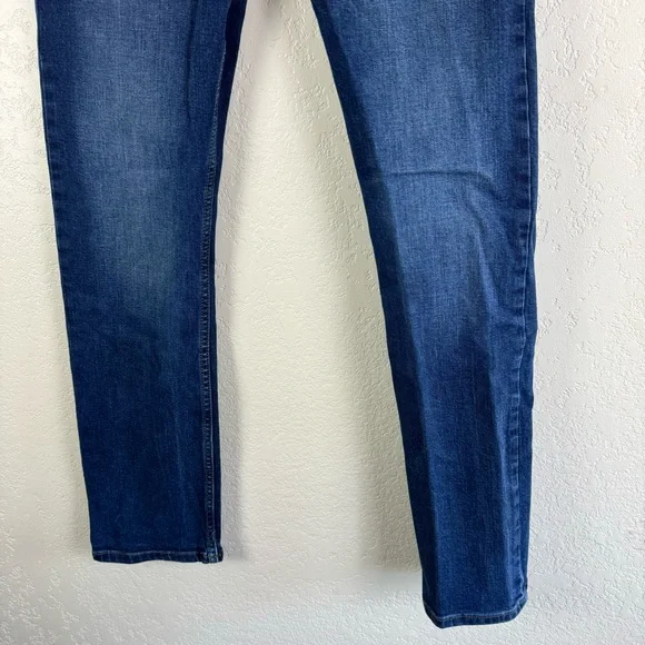 Wrangler | slim straight dark washed jeans | 29x32 - Picture 3 of 5